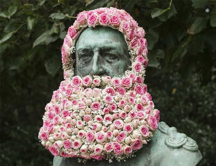 In Brussels, monuments are decorated with floral beards and wigs