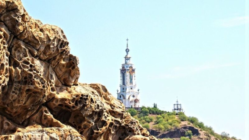 Increíble" Queso " rocas-un milagro de la naturaleza en la costa de Crimea