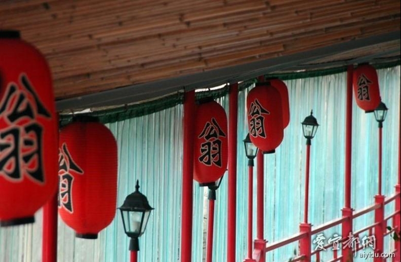 Increíble restaurante colgante en China