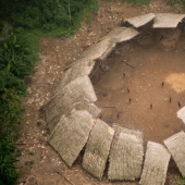 Increíbles imágenes de una tribu amazónica que nunca ha estado en contacto con la civilización