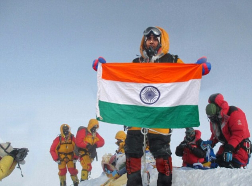 Indian police officers fired for lying about conquering Everest