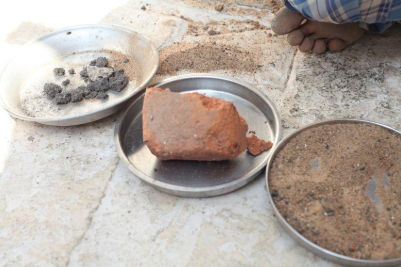 Indio come ladrillos y piedras desde hace 20 años
