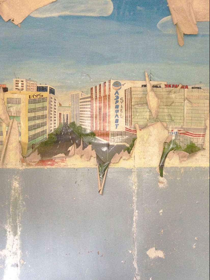 Intimate nostalgia: what the walls of abandoned Soviet apartments can tell you about