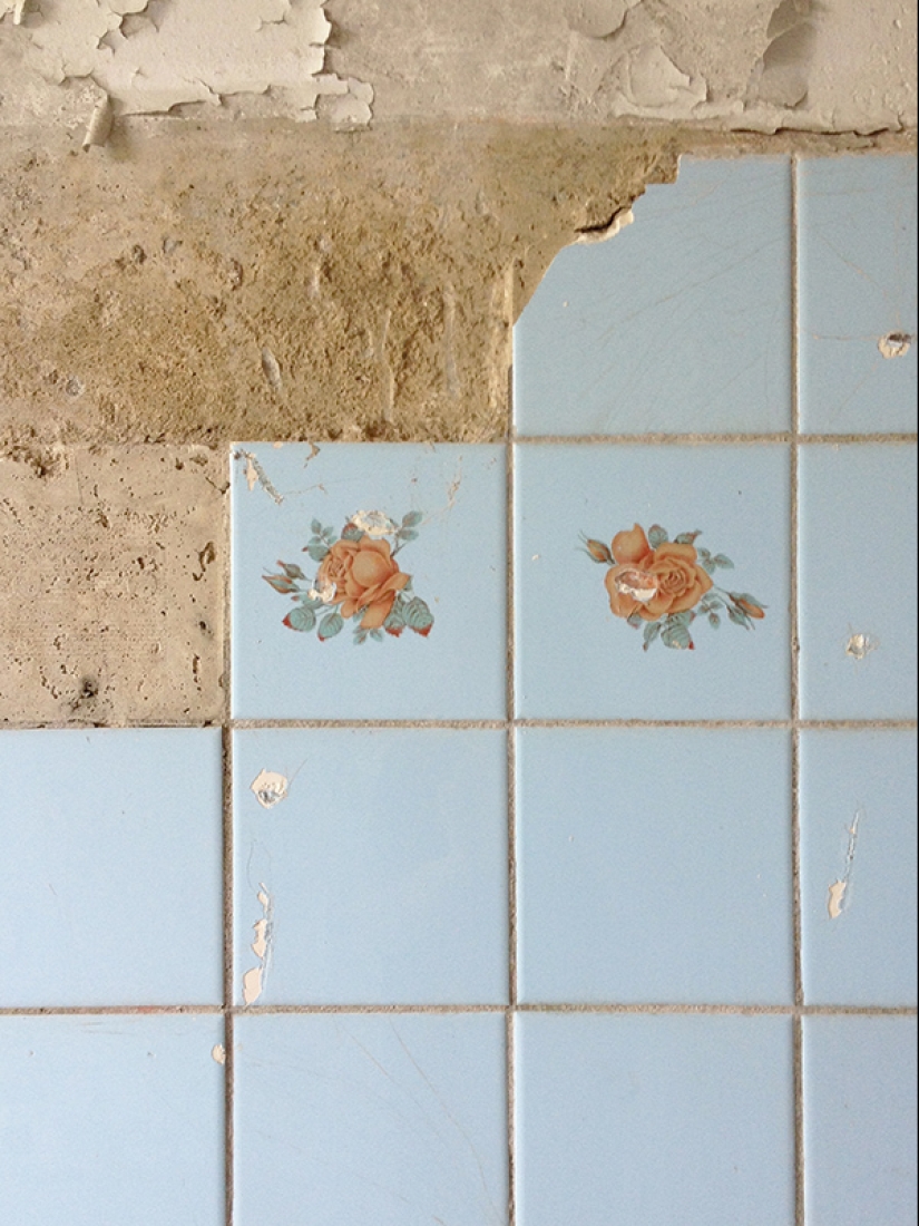 Intimate nostalgia: what the walls of abandoned Soviet apartments can tell you about
