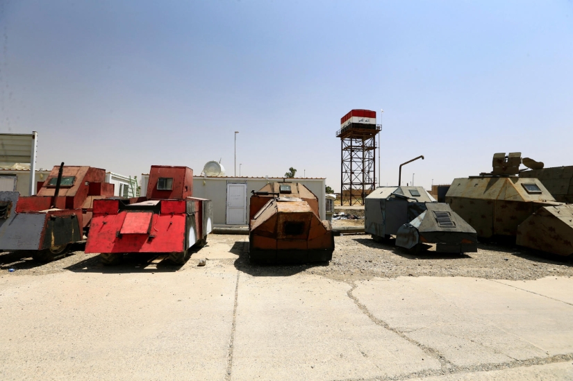 Iraqi police showed cars of Islamic State terrorists