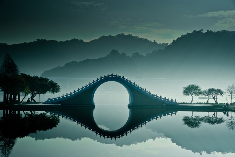 Jade Belt Bridge
