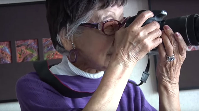 Japan&#39;s first female photojournalist still filming at age 101