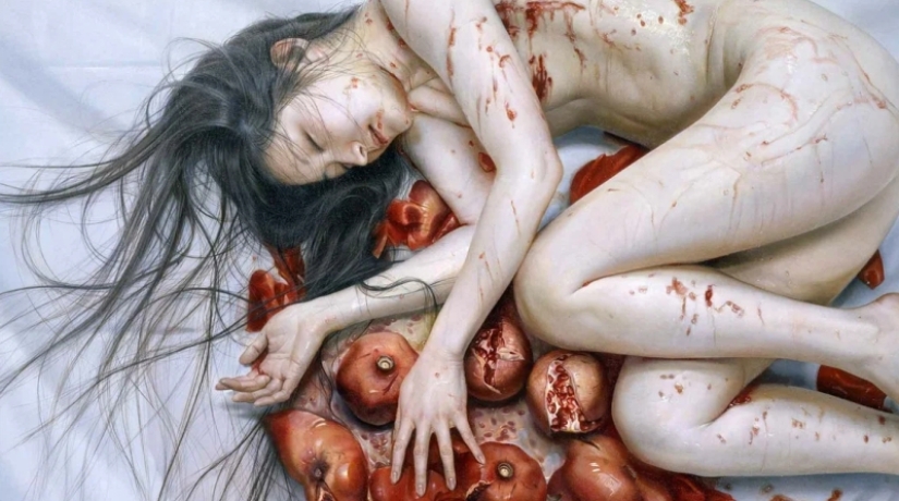 Japanese artist Atsushi Suwa and his ultra-realistic girls