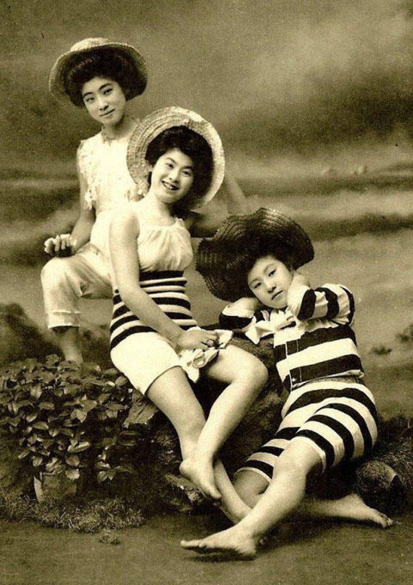 Japanese pin-up postcards with geisha in swimsuits