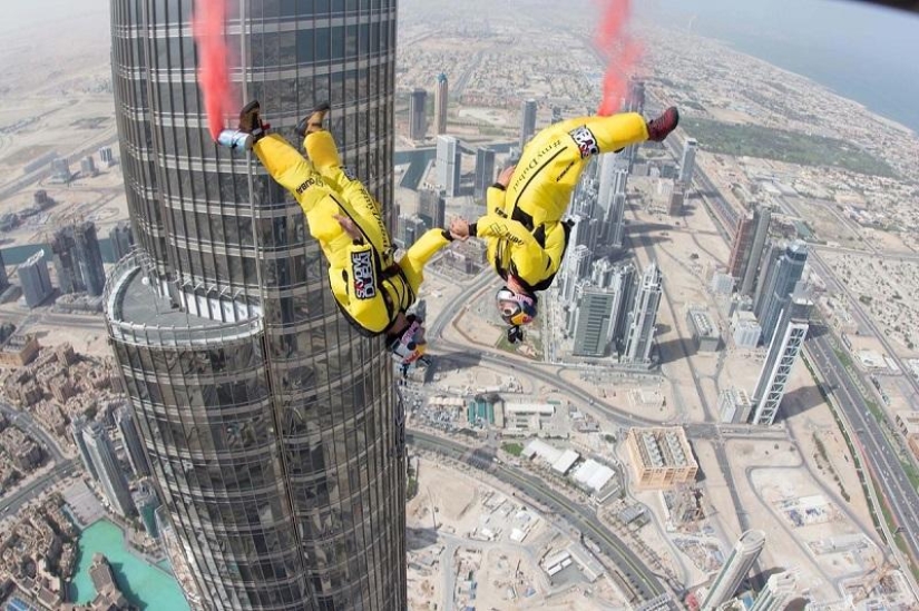 Jump from the tallest building in the world