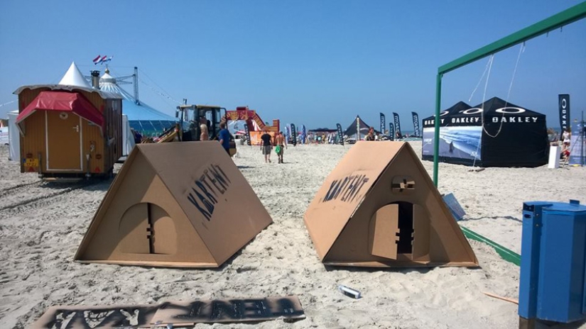 KarTent - cardboard tents for music festivals