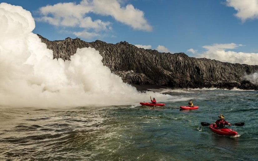 Kayak junto a la lava