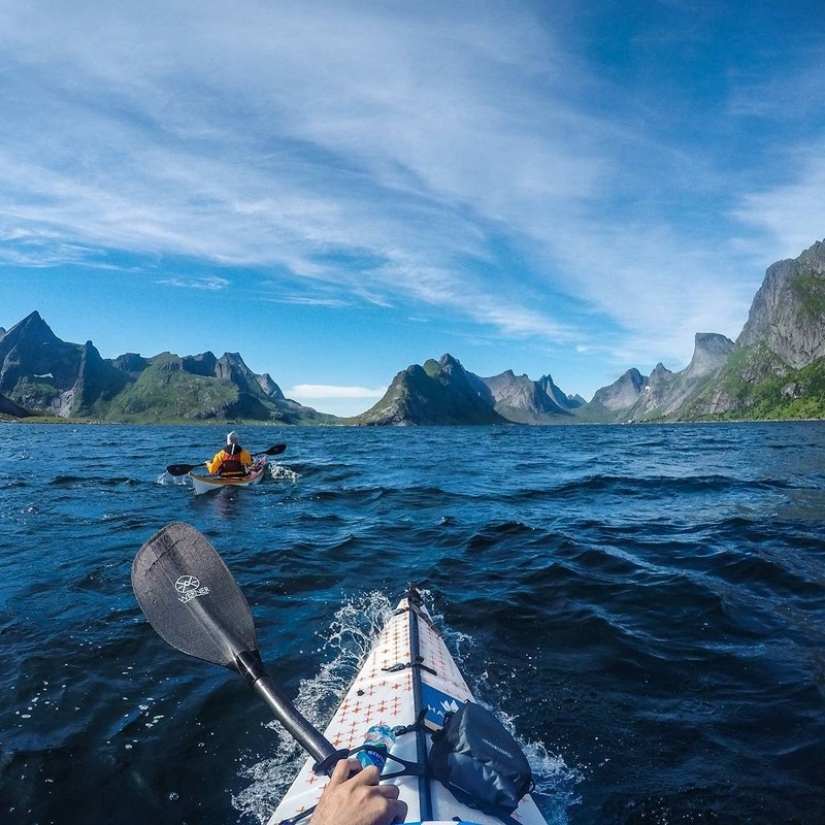 Kayakista toma impresionantes fotos de los fiordos noruegos