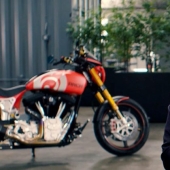 Keanu Reeves and the happy story of his love... for motorcycles