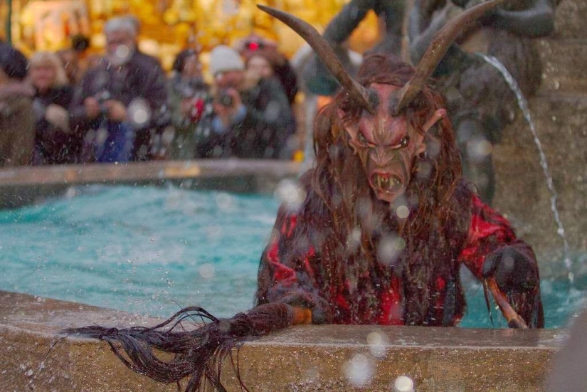 Krampus - Santa Claus&#39; sadistic sidekick