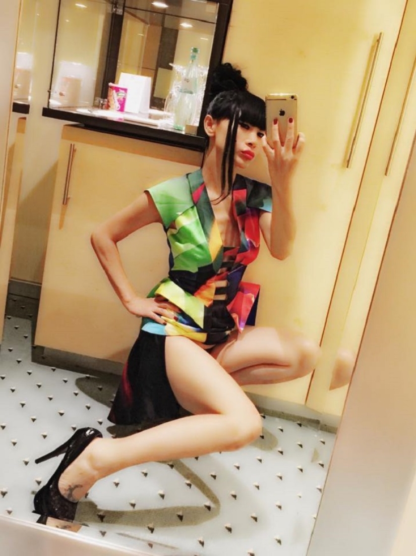 ¡La actriz de 48 años, Bai Ling, se ve más hermosa que muchos de 25 años!