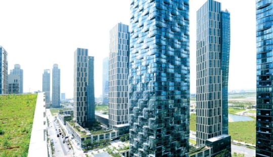 La ciudad "inteligente" del futuro en la que nadie vive: cómo fracasó el proyecto de construcción más ambicioso de Asia