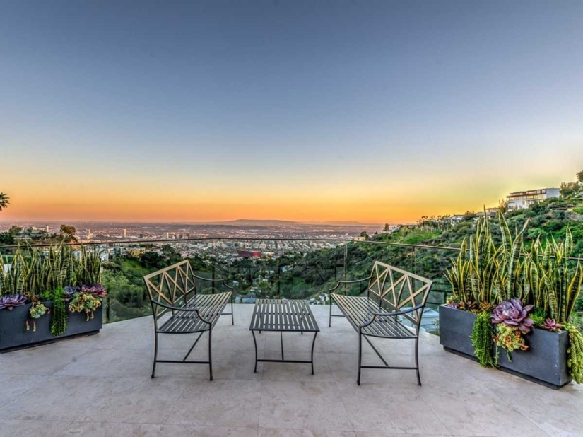 La estrella de YouTube de 23 años Jordan Maron compró una mansión de 4,5 millones de dólares en Hollywood