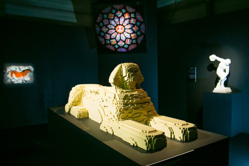 La exposición de fama mundial "El arte de LEGO" se inauguró en Moscú