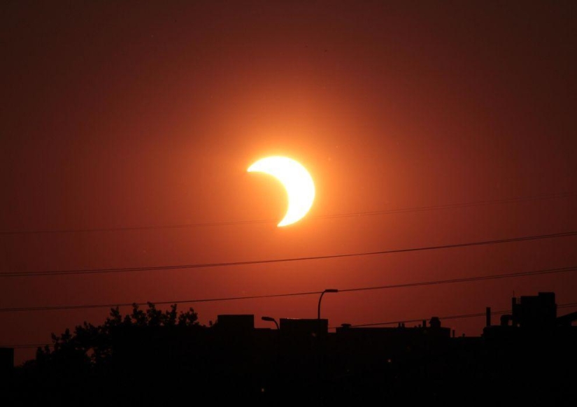 La foto más impactante de un eclipse solar