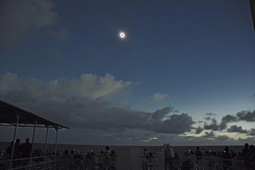 La foto más impactante de un eclipse solar