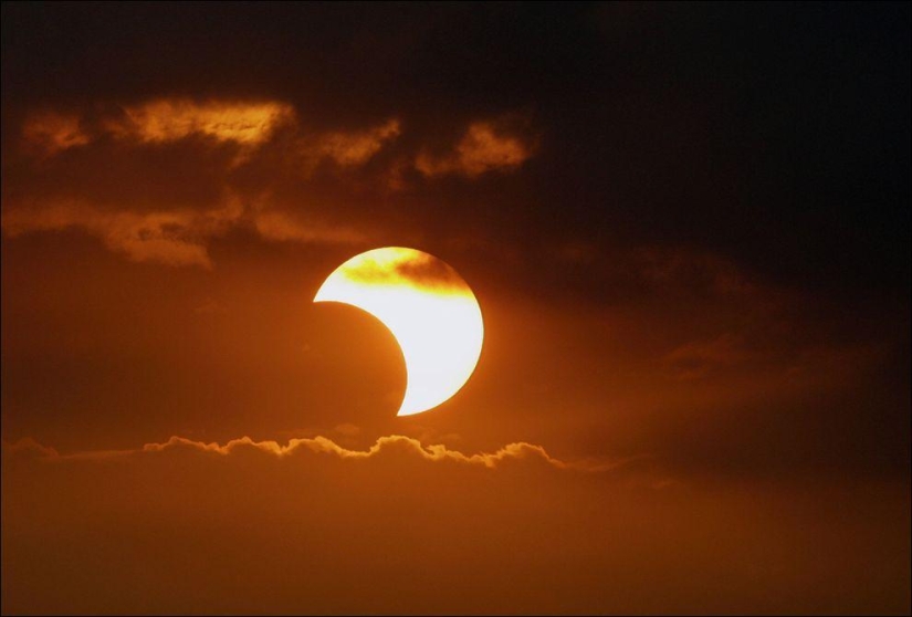 La foto más impactante de un eclipse solar