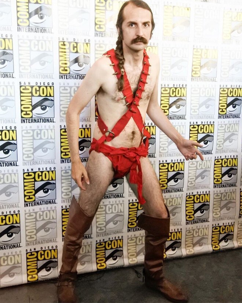 La imagen icónica de cosplay: Sean Connery en "los hombres del bikini"