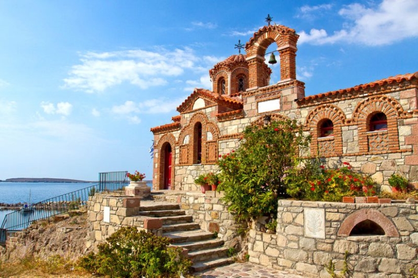 La isla del dólar "rosa", o cómo llamar a los habitantes de la isla de Lesbos