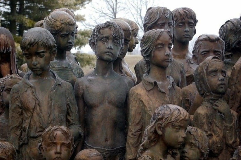 La más inusual y misterioso monumentos a las víctimas del odio humano