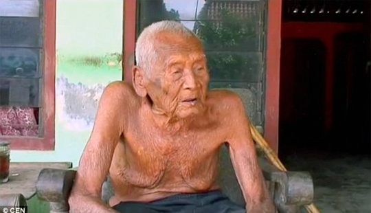 La persona más anciana del mundo, que tiene 145 años, vive en Indonesia