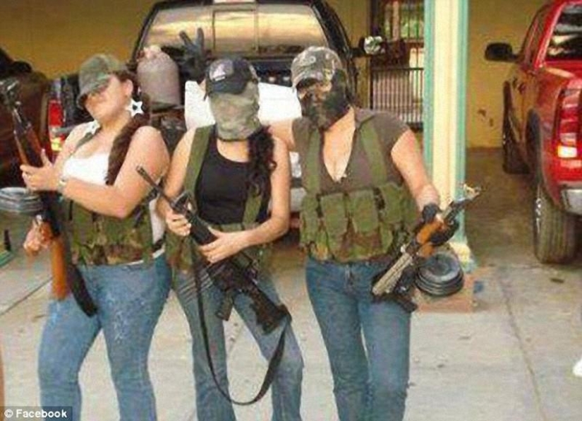 La vida de la mafia mexicana de la droga en Facebook