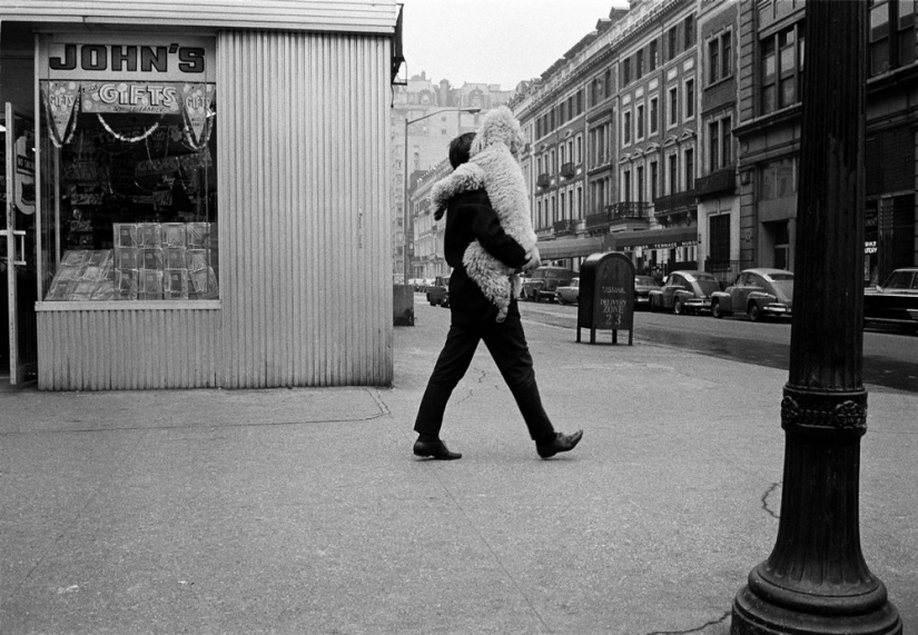 Las 30 obras más llamativas de la leyenda de la fotografía callejera Joel Meyerowitz