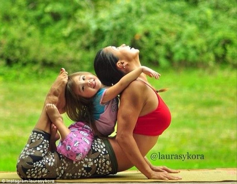 Las clases de yoga de mamá e hija han conquistado el mundo