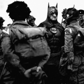 Las fotos históricas adquieren un nuevo significado si les agregas superhéroes