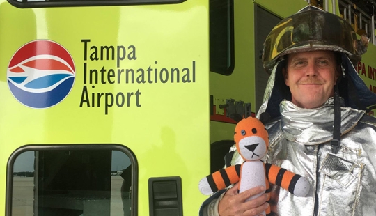 Las locas aventuras de un tigre olvidado en el aeropuerto de Tampa