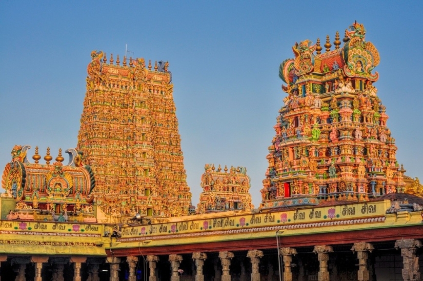 Las paredes de este templo indio consisten en miles de esculturas