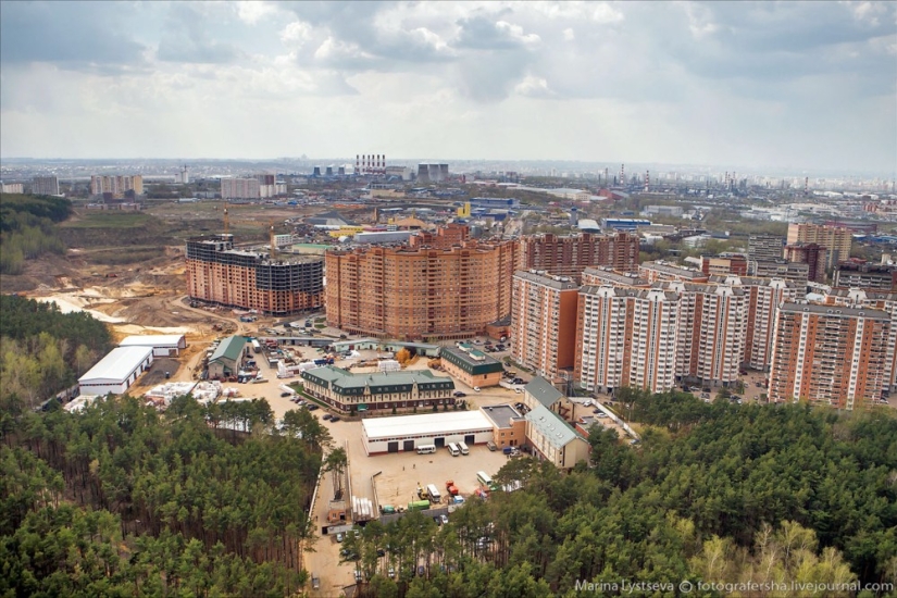 Life around the Moscow Ring Road...