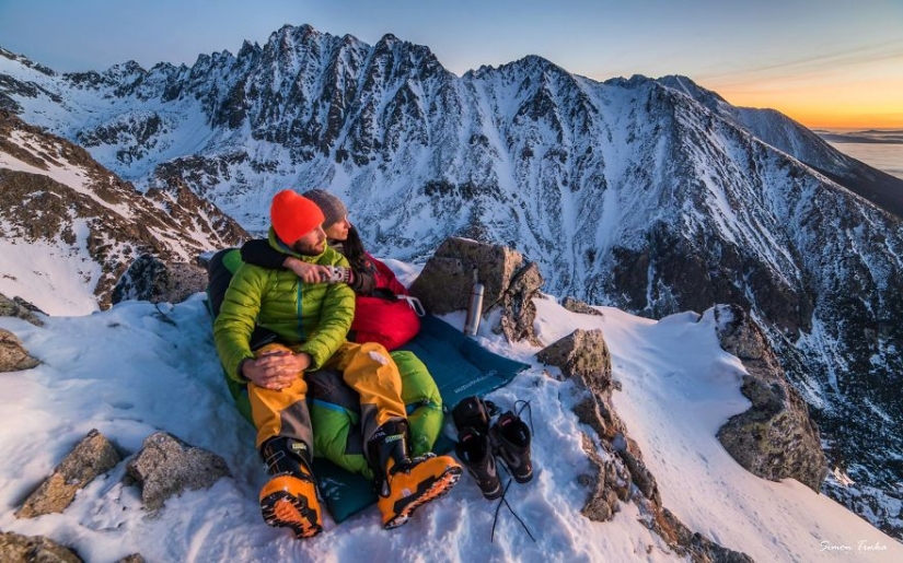 Lleva al chico a las montañas: la pareja eslovaca está cansada del romance aburrido, y ahora organizan citas en lo alto de las montañas.