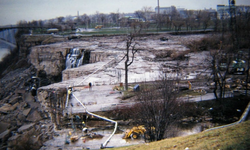 Lo que esconden las aguas del Niágara: cómo se reparó la famosa cascada