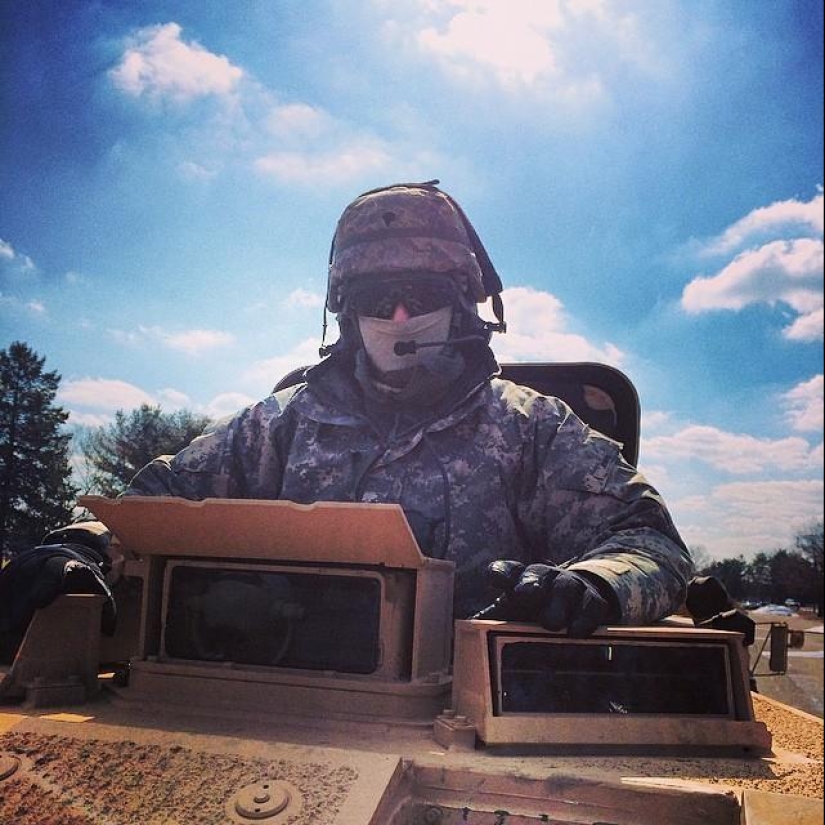 Lo que las chicas militares estadounidenses publican en su Instagram