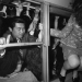 Lo que los pasajeros del metro de Tokio tienen que soportar durante la hora pico