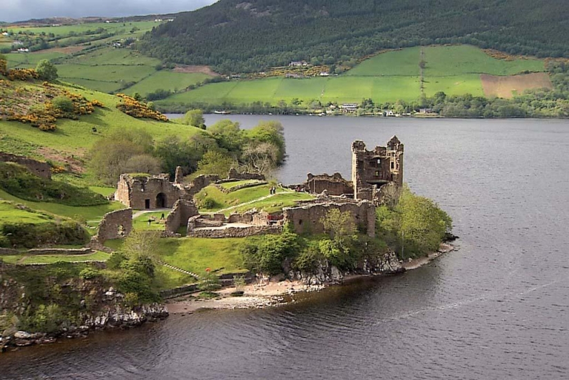 Loch Ree y 8 lagos más con monstruos