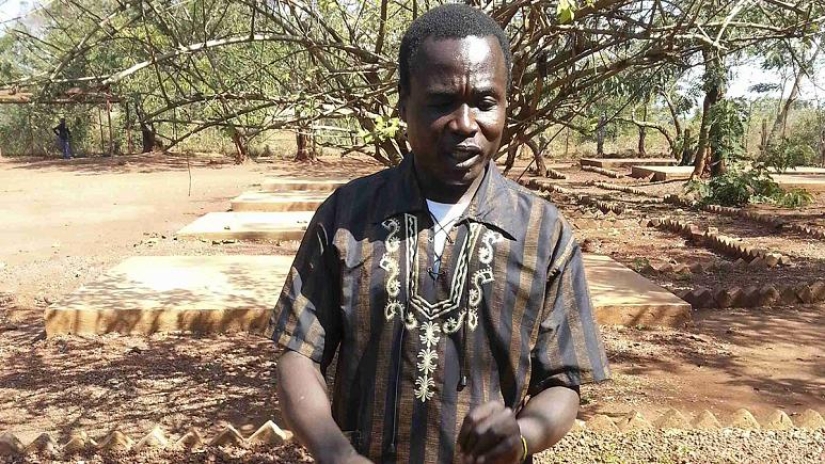 Loco "Hitler" de Uganda, Joseph Kony y su "Señor del ejército" niños asesinos