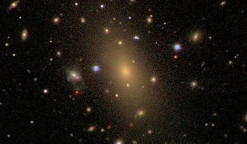 Los 5 agujeros negros más masivos descubiertos hasta ahora en el universo