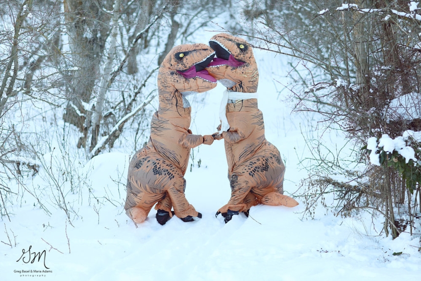Los dinosaurios se han extinguido, pero el amor verdadero está vivo!