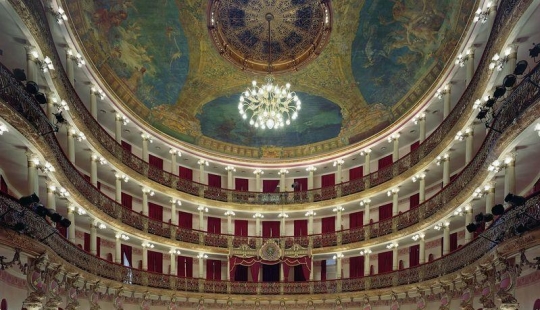 Los interiores más impresionantes de los teatros de ópera más famosos del mundo.