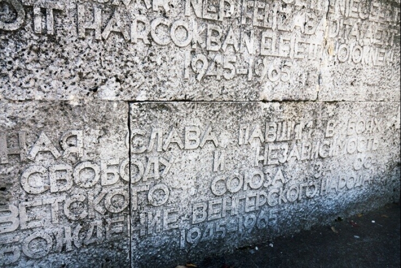 Los monumentos de la era socialista desde el Parque-Museo "memento" en Hungría
