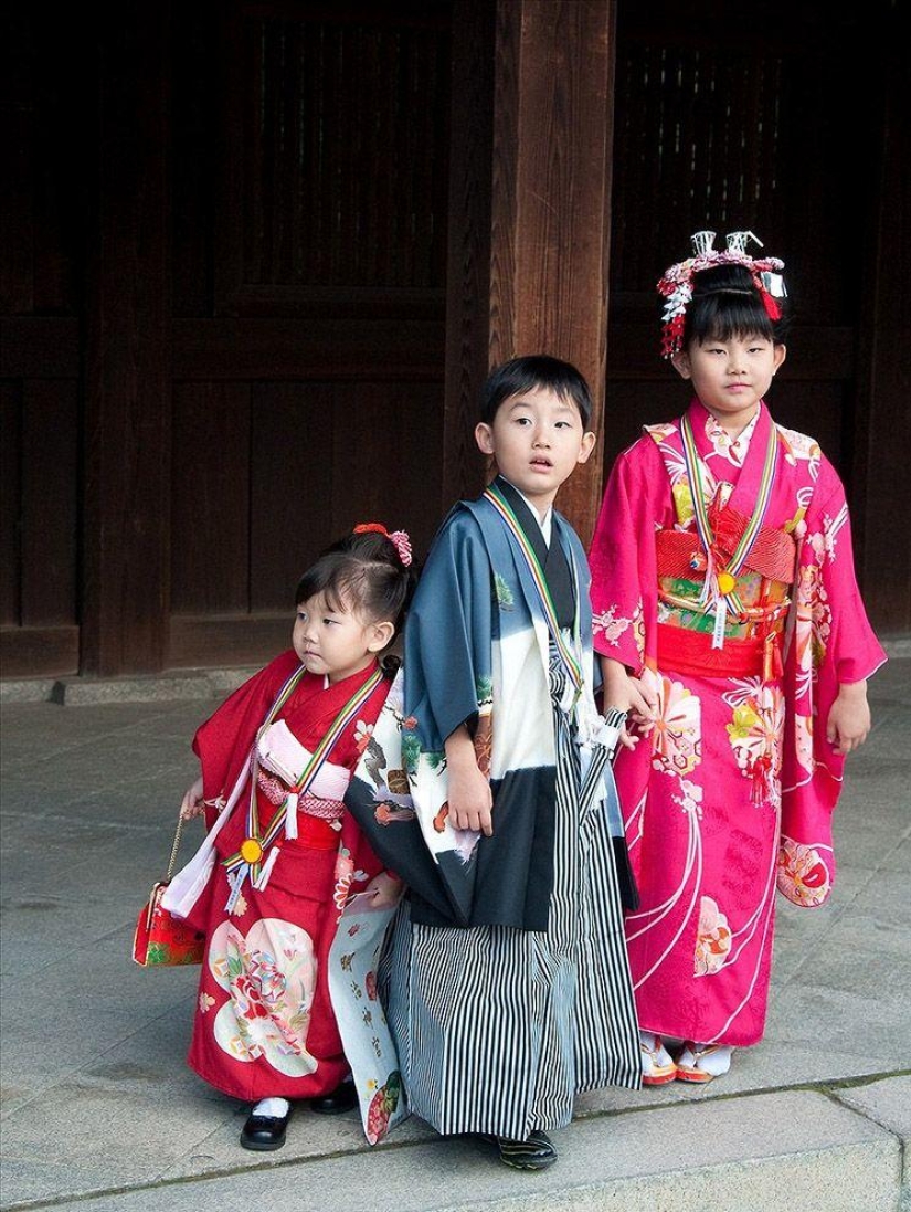 Los niños más encantadores en las vacaciones infantiles en Japón