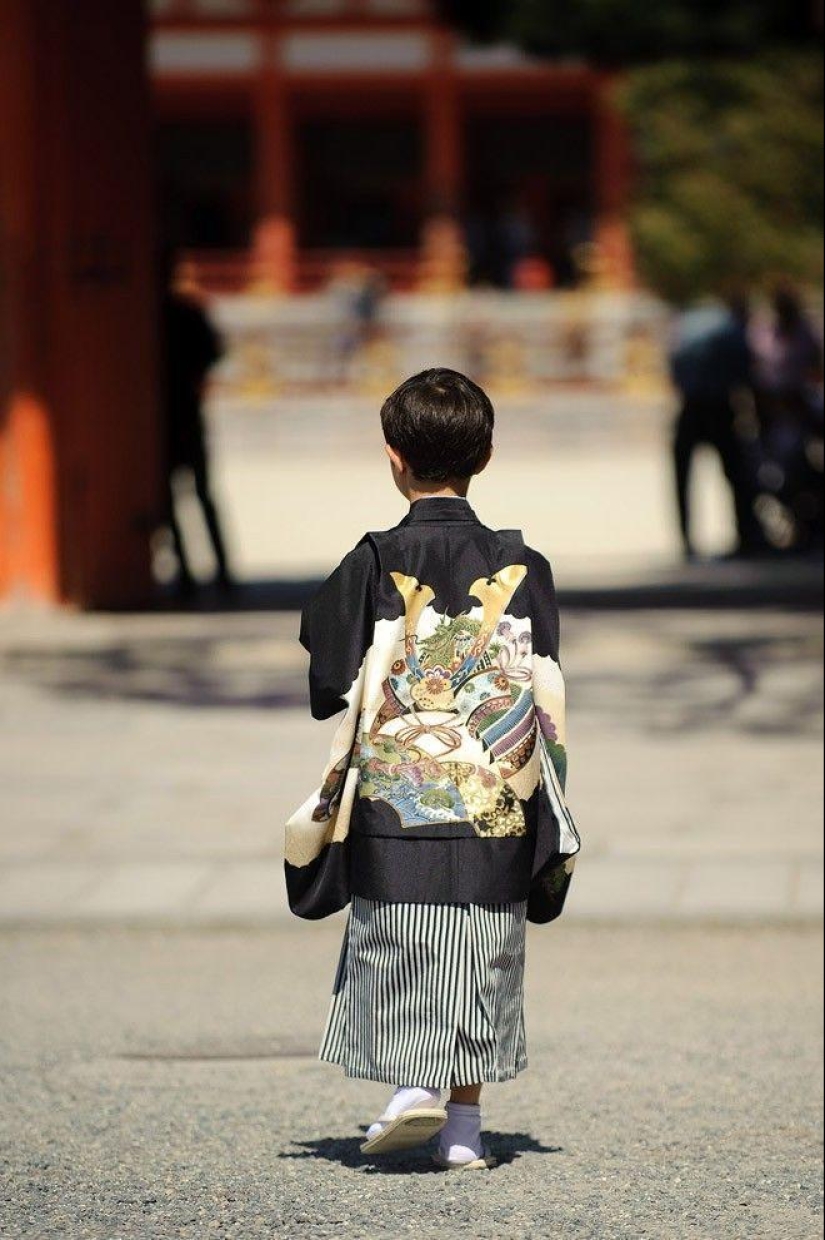 Los niños más encantadores en las vacaciones infantiles en Japón