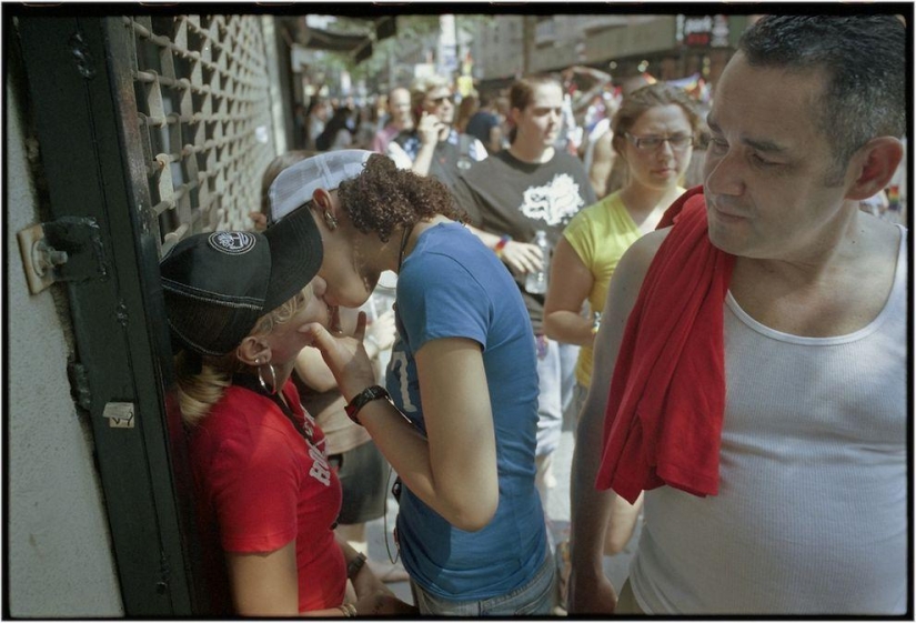 Lovers on the streets of New York